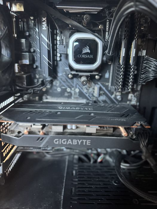 Компютърна конфигурация ryzen 5 3600 raedon RX 5500 XT