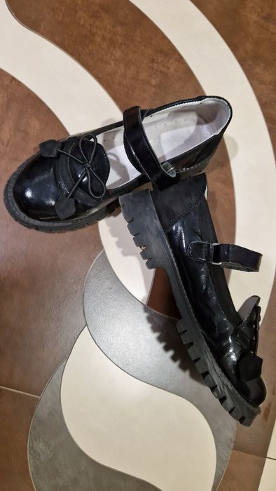 Черни ,стилни обувки