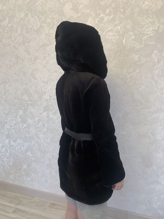Продам норковую шубу р.42