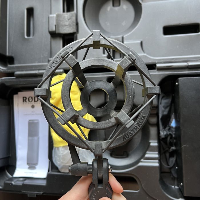 Продам ламповый микрофон Rode K2.