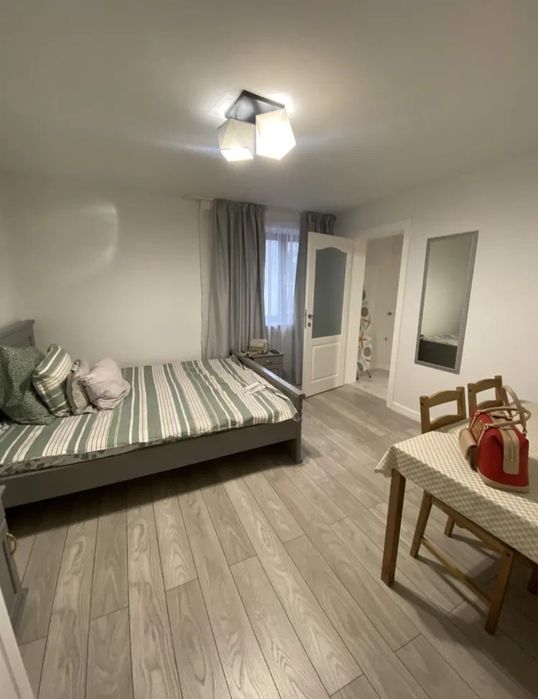 Vând apartament 2 camere Radauți central