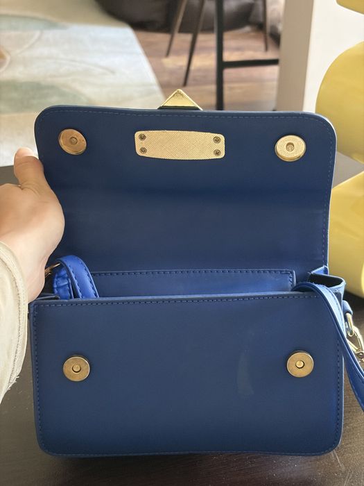 Синя чанта Prada