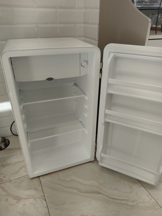 Продам холодильник офисный