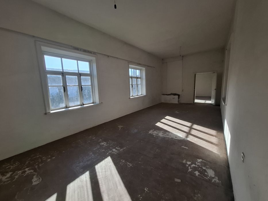 Маданиятда уй сотилади.  Продаётся дом