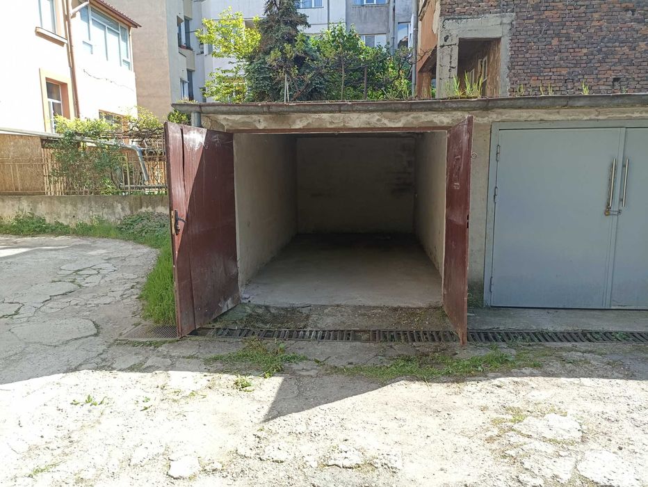 Дава се под наем Гараж / Паркомясто в София, Оборище - 18 кв.м за 127.5 € - Снимка #2