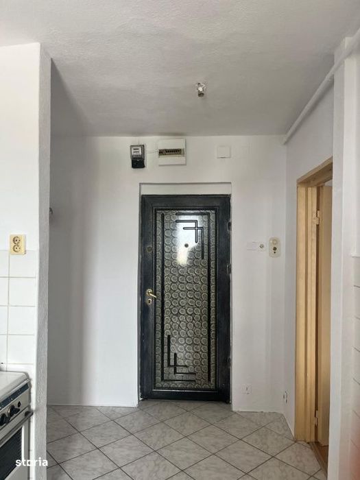 Apartament 2 camere, decomandat, zona Vest