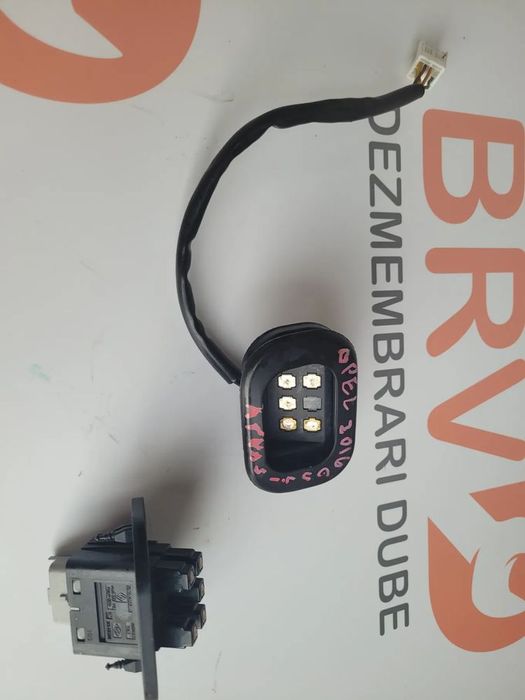 Mecanism deschidere usa spate pentru Renault Trafic / Opel Vivaro / Ni