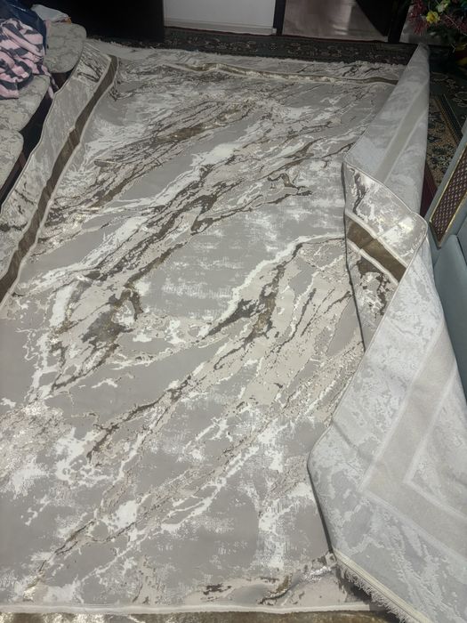 Продам новый ковер 2,5*3,5