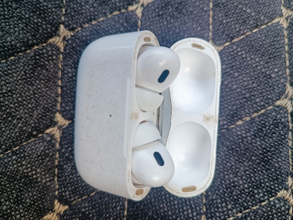 Продам айфон наушники оригинал