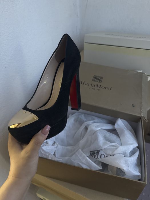 Продам туфли натур замша 35 размер в отличном состоянии