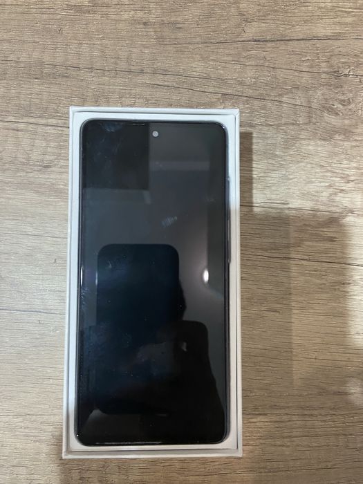 Samsung S20 FE в отличном состоянии