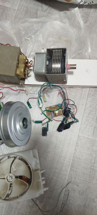 Продам запчасти для микроволновки
