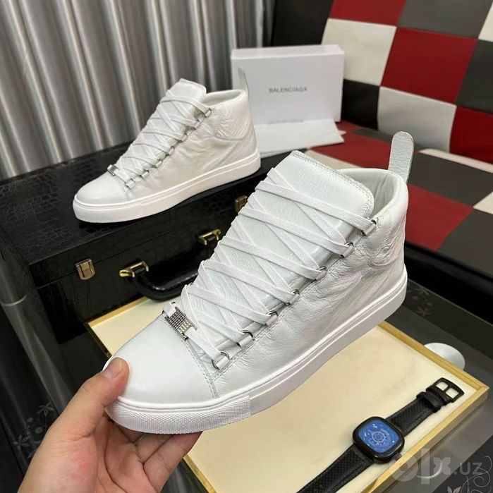 Balenciaga Arena
