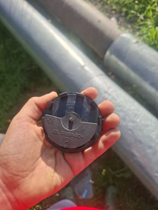 Продам значок BMW