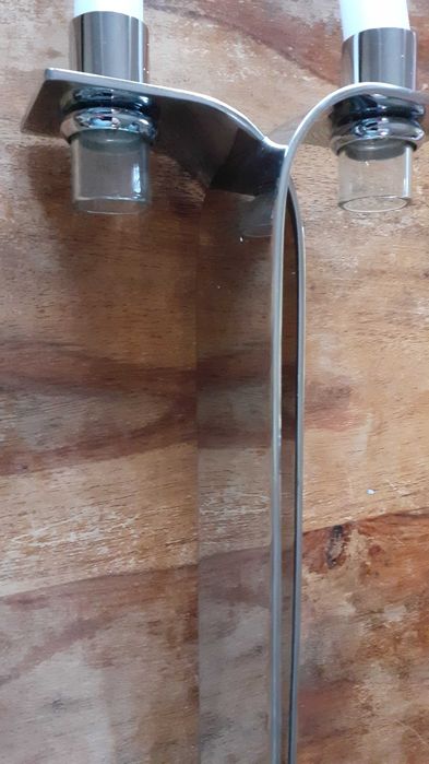 метален свещник, стабилен масивен и лъскав хром метал, за 2 свещи