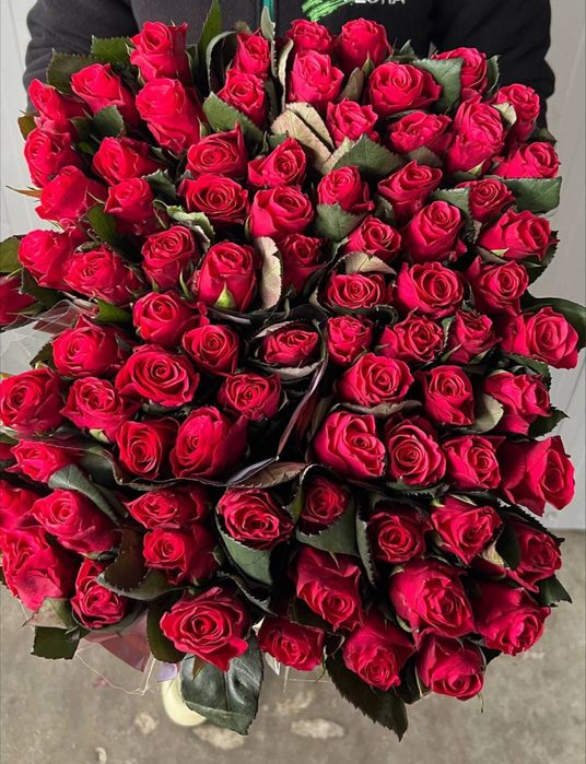 Букеты тюльпанов,пионы ,розы