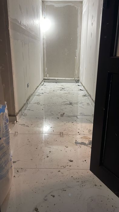 Construcții interioare exterioare , instalații electrice\sanitare.