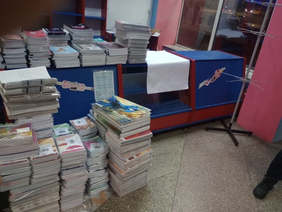 Vând vitrine   30 lei bucata