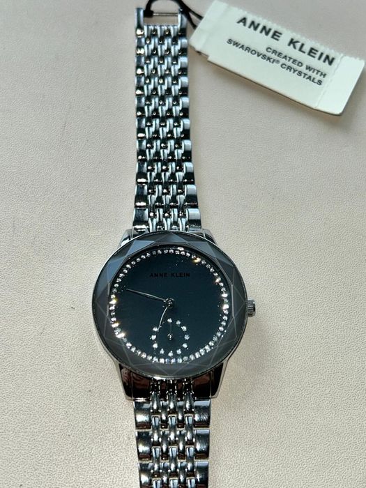 Часы с кристалами Сваровски