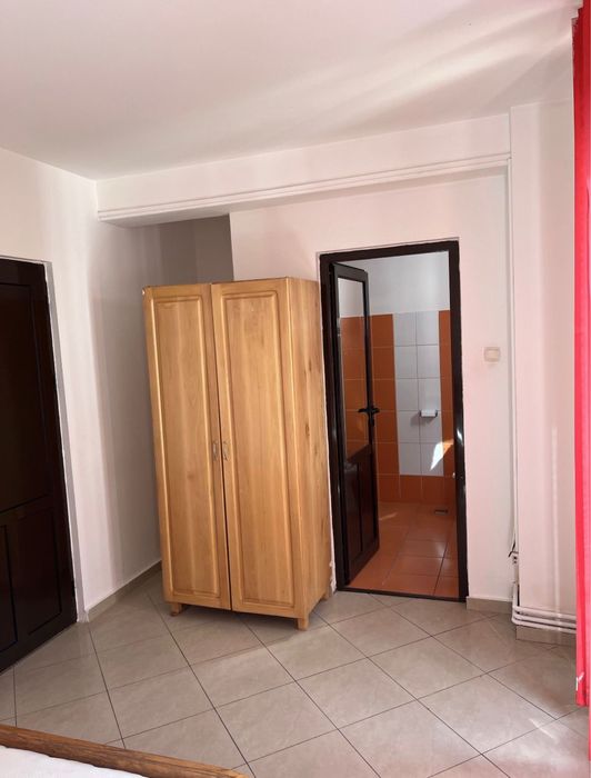 Închiriez camere de cămin