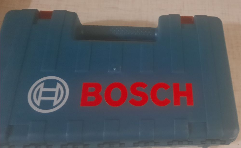 Перфоратор Bosch новый 26 размер.