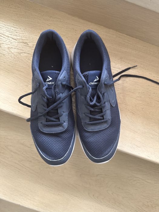 Кроссовки Demix 43-44 р, новые