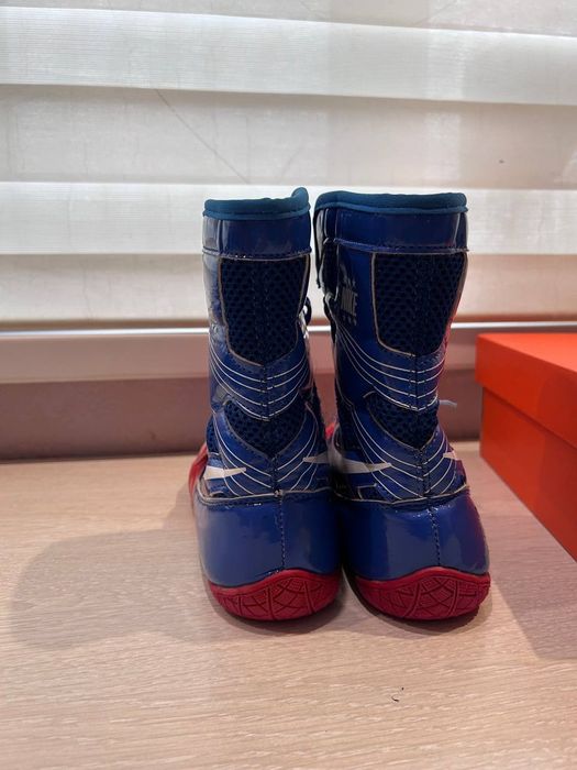 Продаю боксерскую обувь от найк