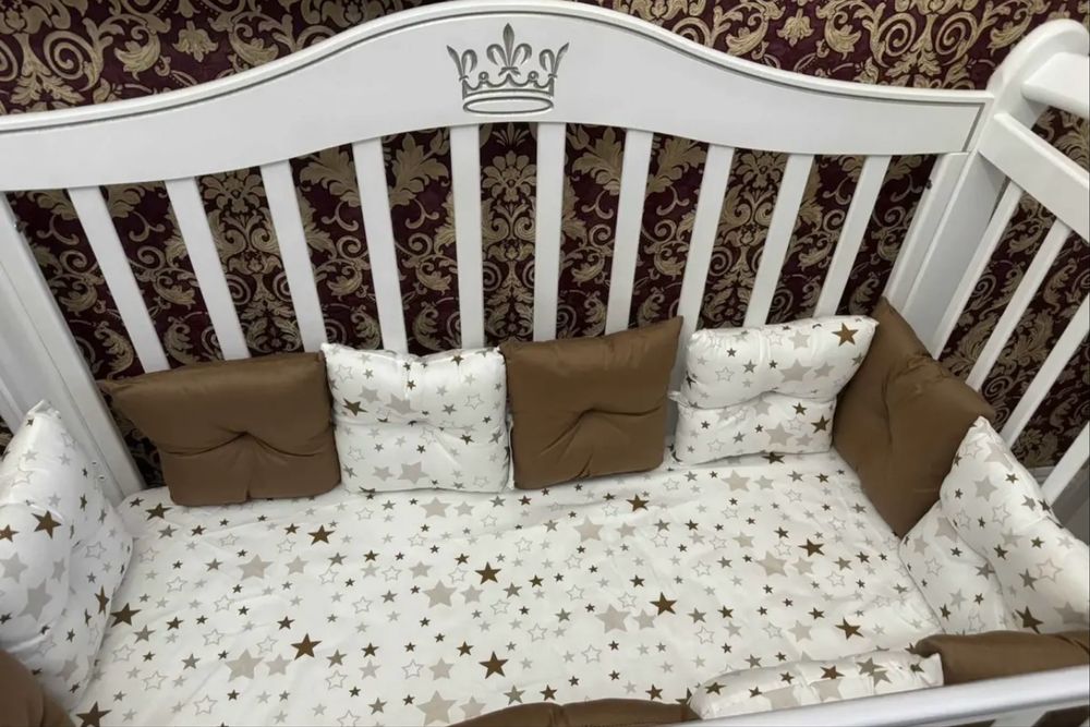 Детская кроватка, аксессуары в подарок