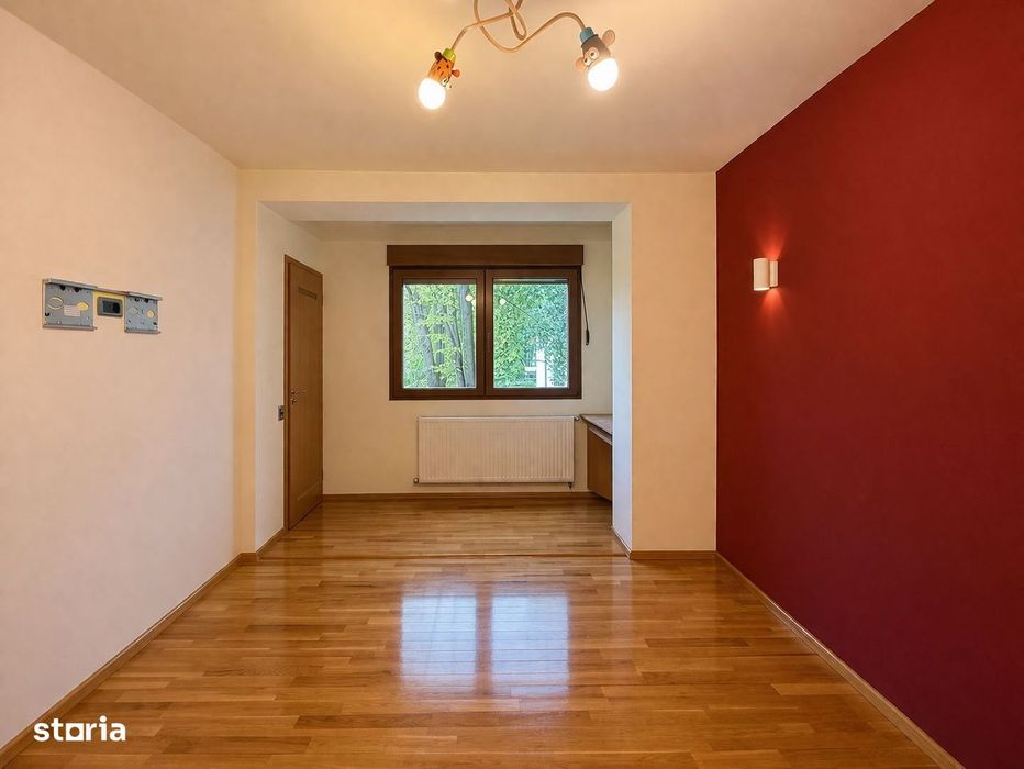 Apartament 4 camere de vânzare – zona Medicina, etaj 1, cu garaj înscr