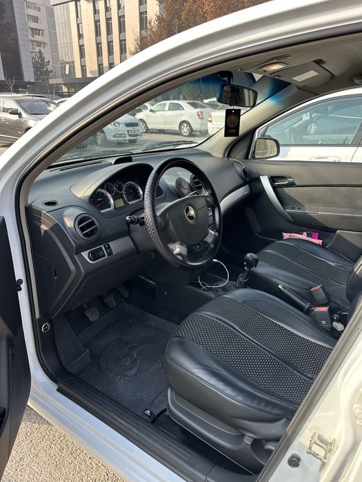 Nexia 3 sotiladi srochna