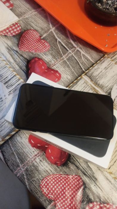 Vand iphone 13 stare impecabila la cutie, baterie 82% de 128 gb