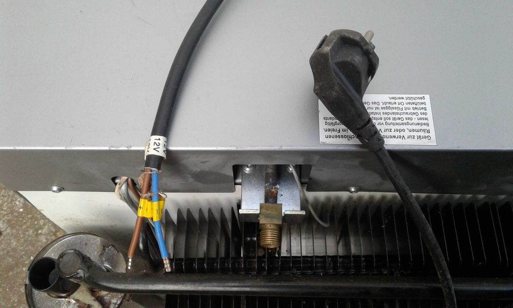 Kъмпинг хладилник  каравана Газ 12v 220v