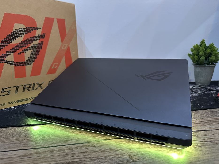 Asus Rog Strix G615J 240Hz RTX5050