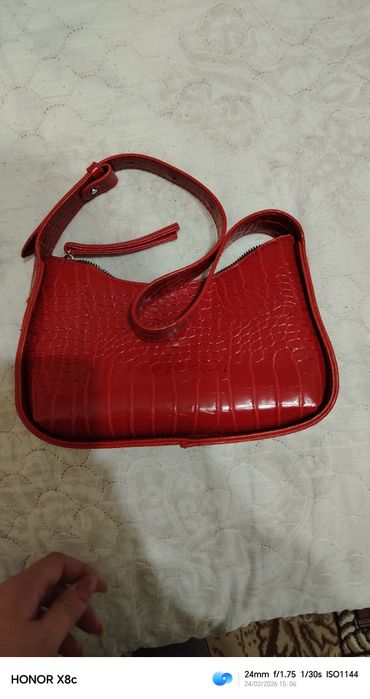 Продаю женскую сумку