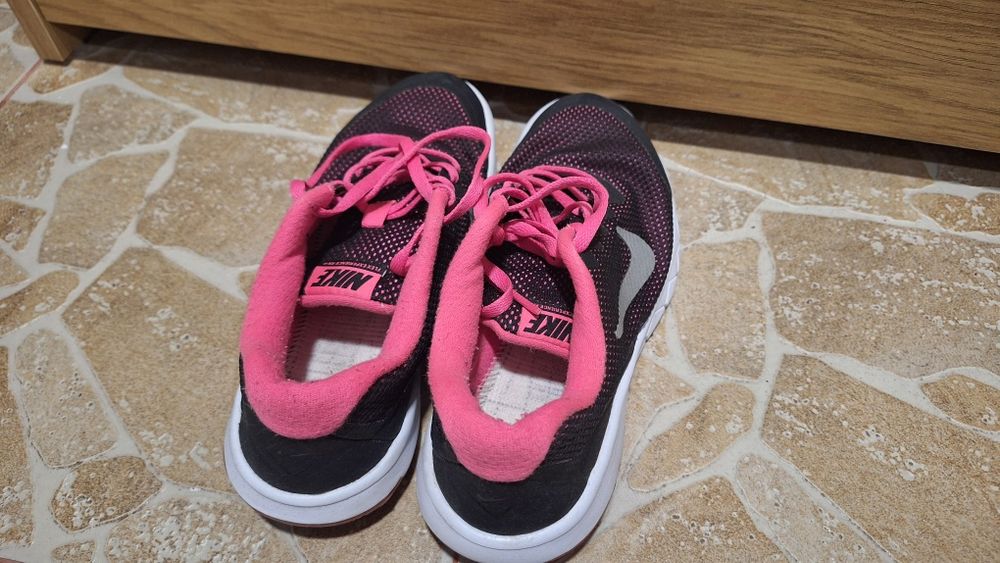 Adidsasi dama Nike 37,5