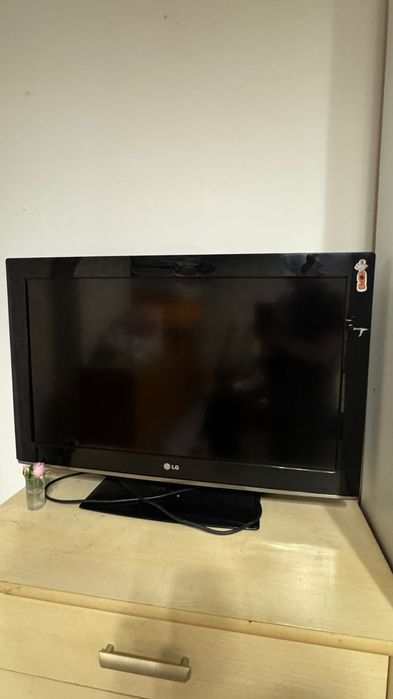 Продам телевизор LG в хорошем состоянии