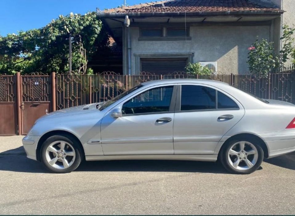 MERCEDES-BENZ C-Class 2004 — imagine 3
