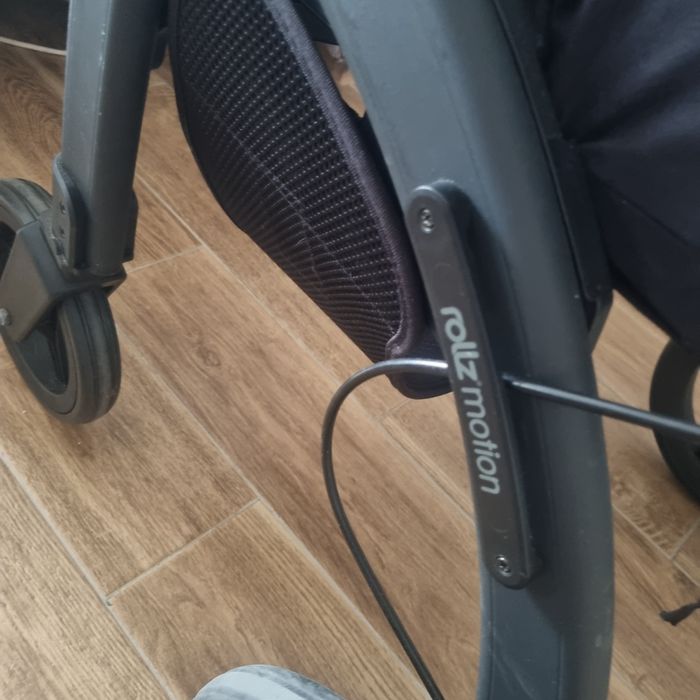 Scaun cu roti 2 in 1