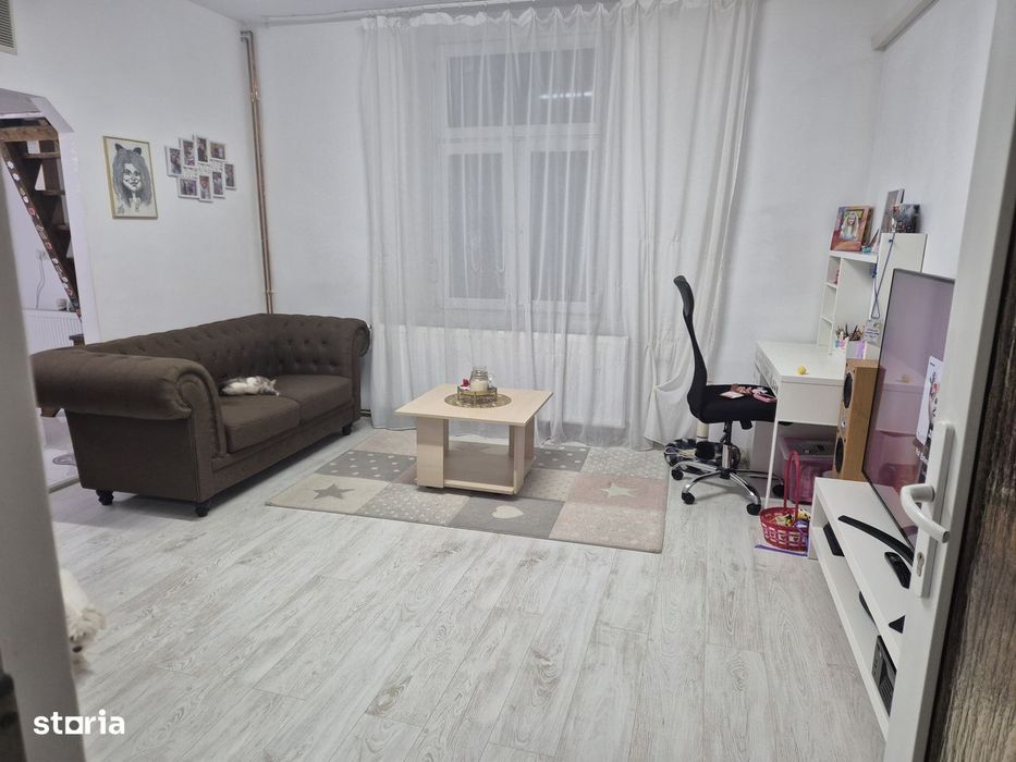 Vanzare apart. 3 cam. +1 cam. supraetajata,centr. proprie, Zona Teatru — fotografia 1