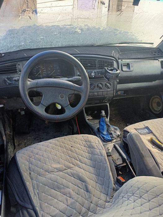 Продам гольф 3 .