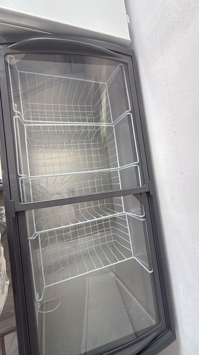 Продам морозильную камеру
