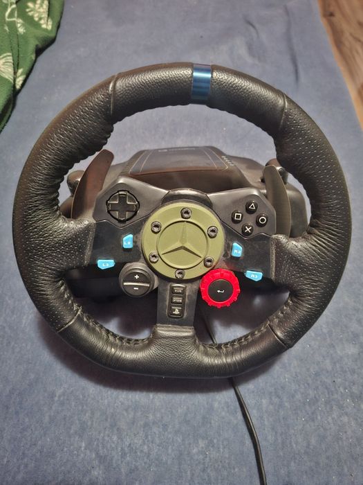 Vând volan logitech g29