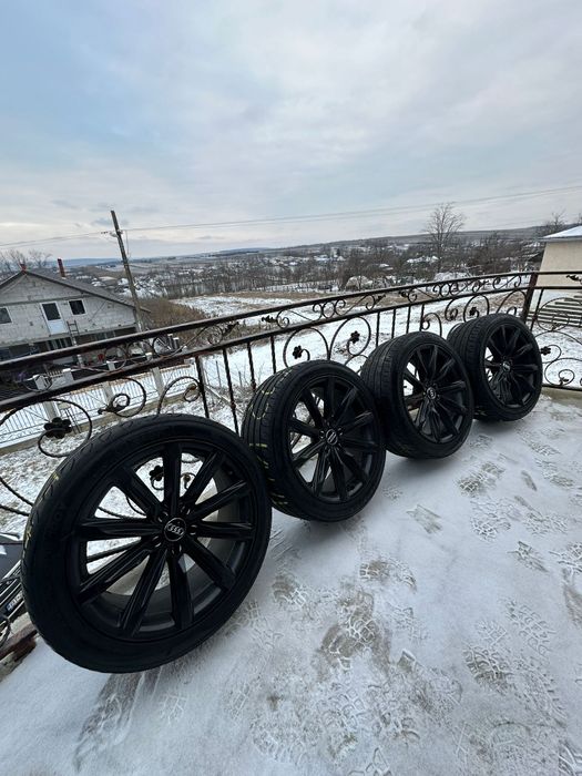 Vând jante Audi R19 + cauciucuri de vară 255/40R19