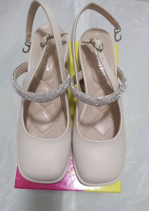 Женские стильные туфли