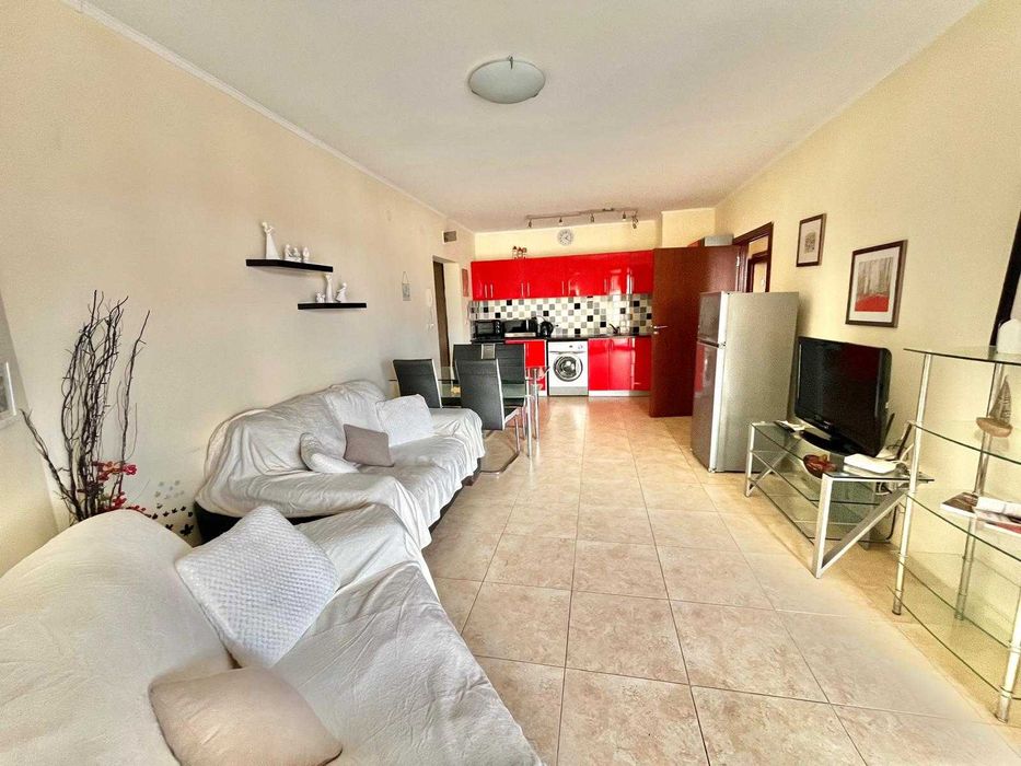 Четиристаен апартамент в Равда