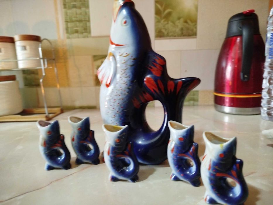 Antikvariyat suv idishi