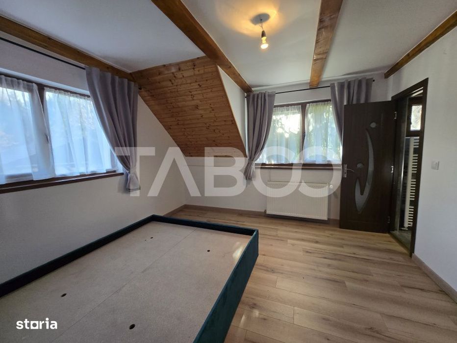 Casa de vacanta noua de vanzare 278 mp curte 855mp Valea Avrigului