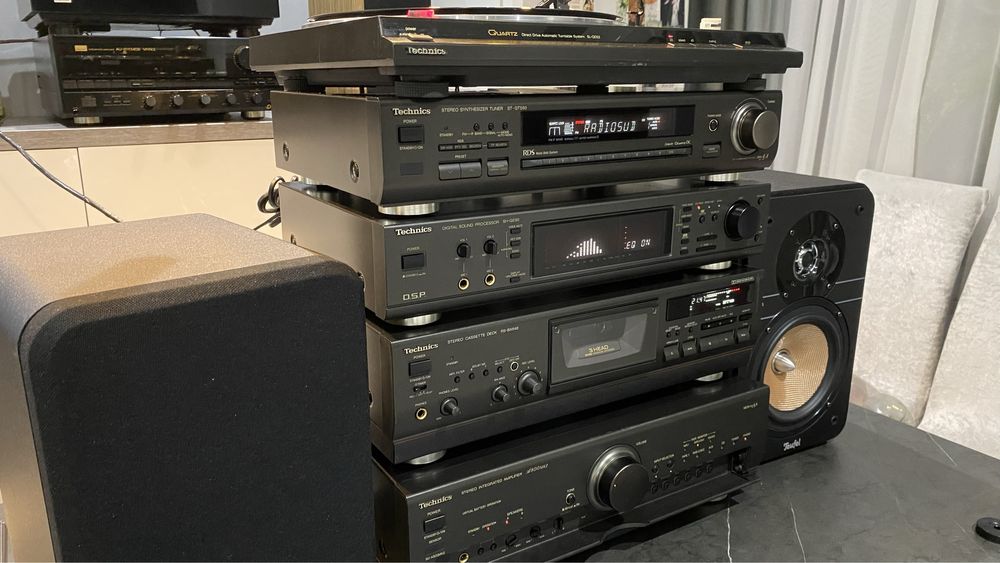Linie Technics (amplificator, deck, tuner, egalizator, pick-up) boxe