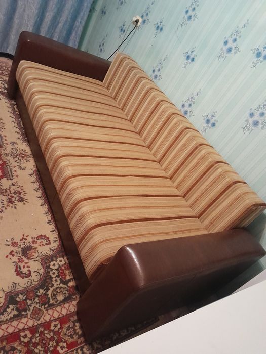 Продам диван в хорошем состоянии