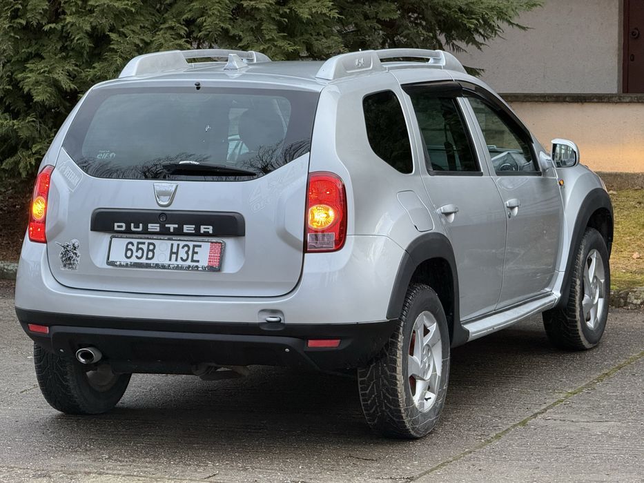 Vând Dacia duster 4x4